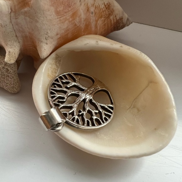 Family Tree pendant - Picture 3 of 5